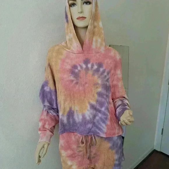 PULLOVER SOFT HOODIE TYE-DYE AND SHORTS SET - Picture 7 of 7